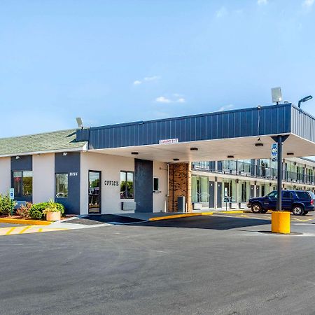Econo Lodge Shorewood Exteriér fotografie