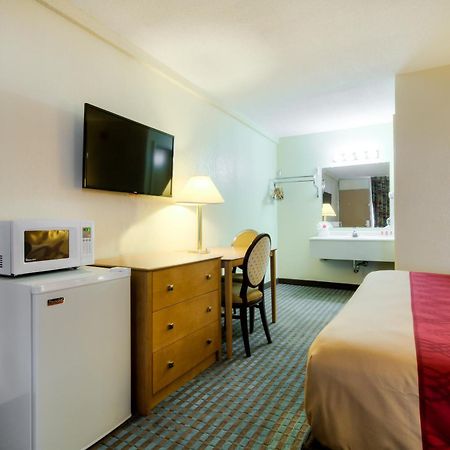 Econo Lodge Shorewood Pokoj fotografie