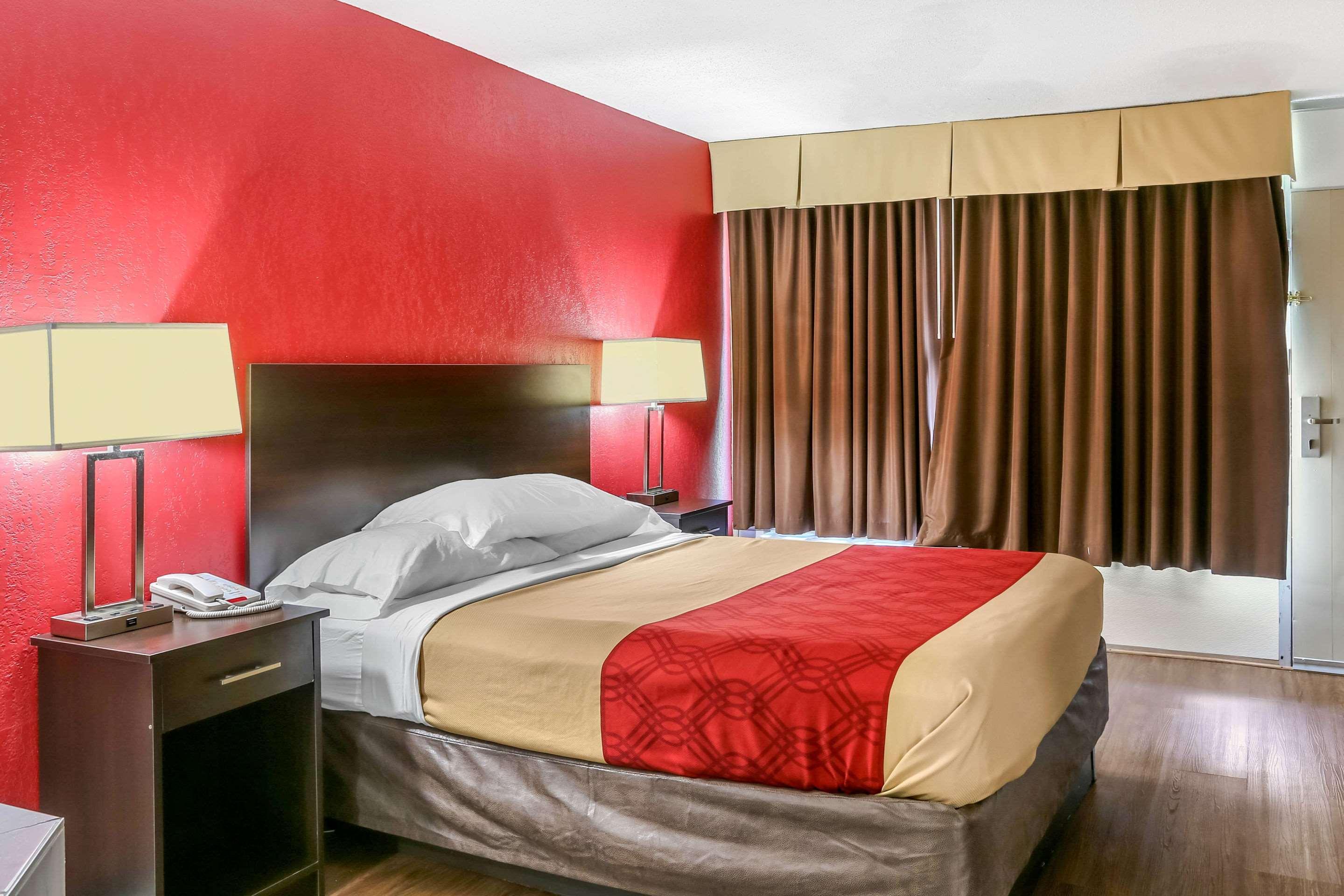 Econo Lodge Shorewood Exteriér fotografie