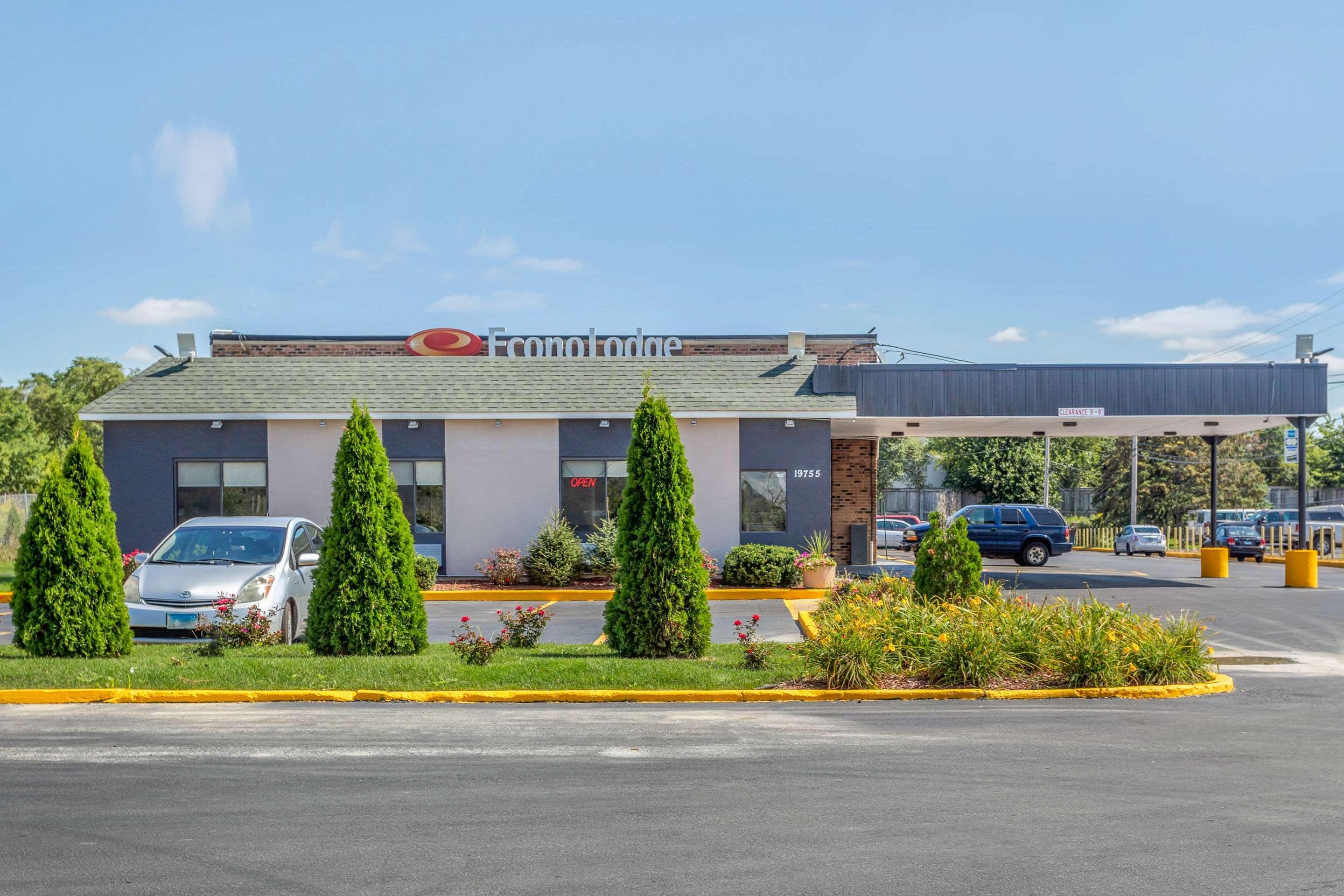 Econo Lodge Shorewood Exteriér fotografie