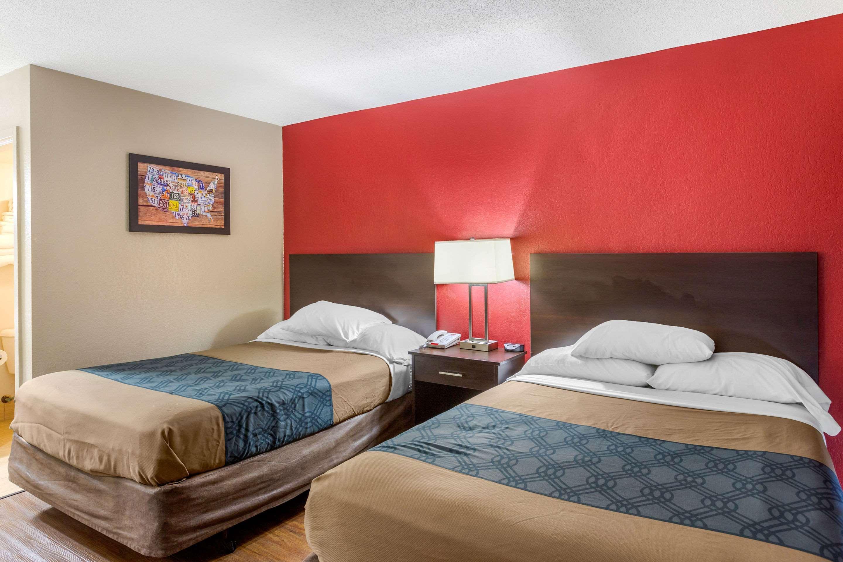 Econo Lodge Shorewood Exteriér fotografie