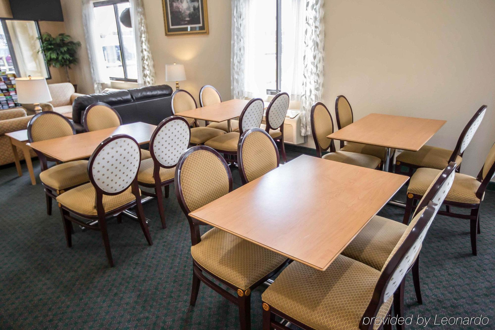 Econo Lodge Shorewood Exteriér fotografie