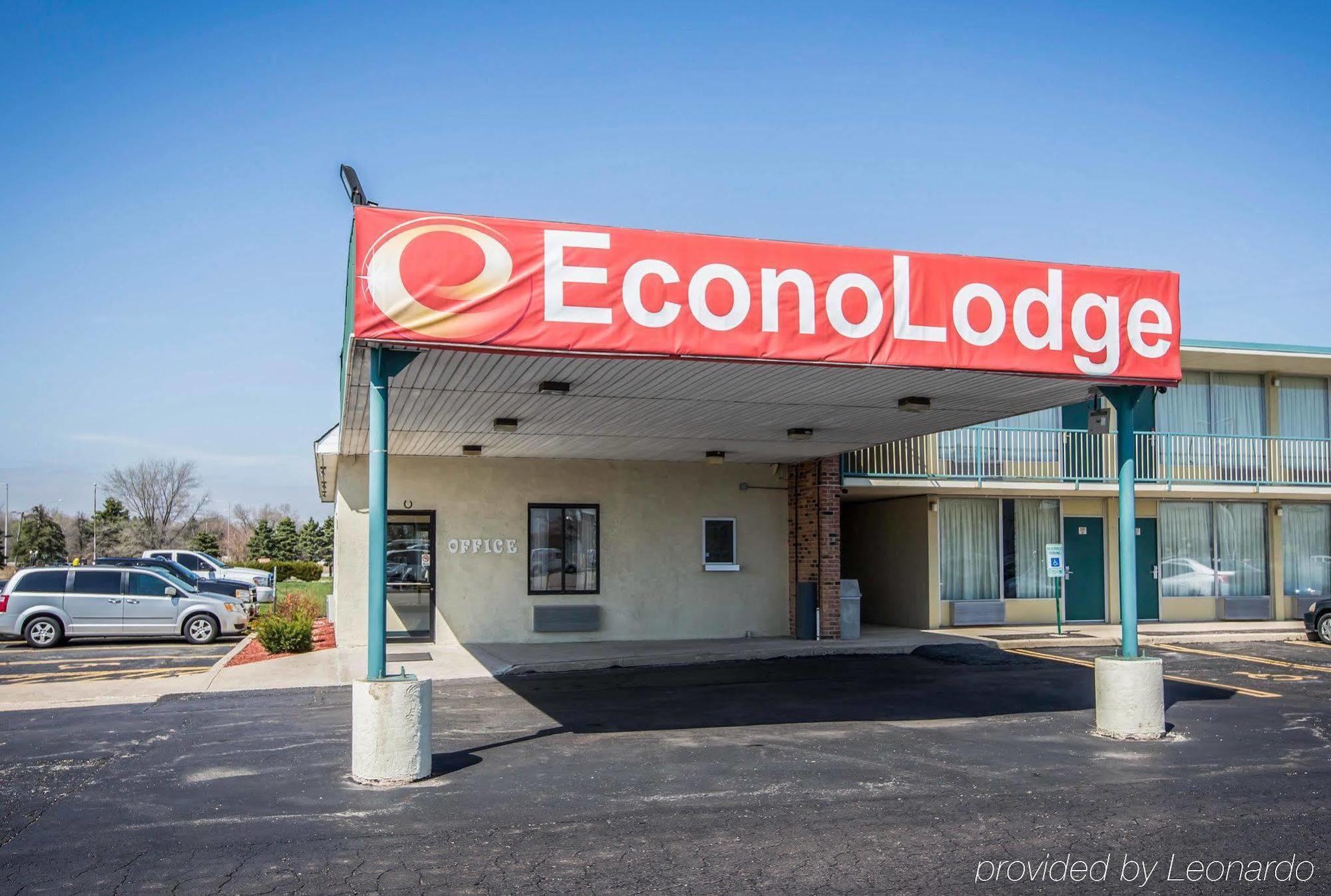 Econo Lodge Shorewood Exteriér fotografie
