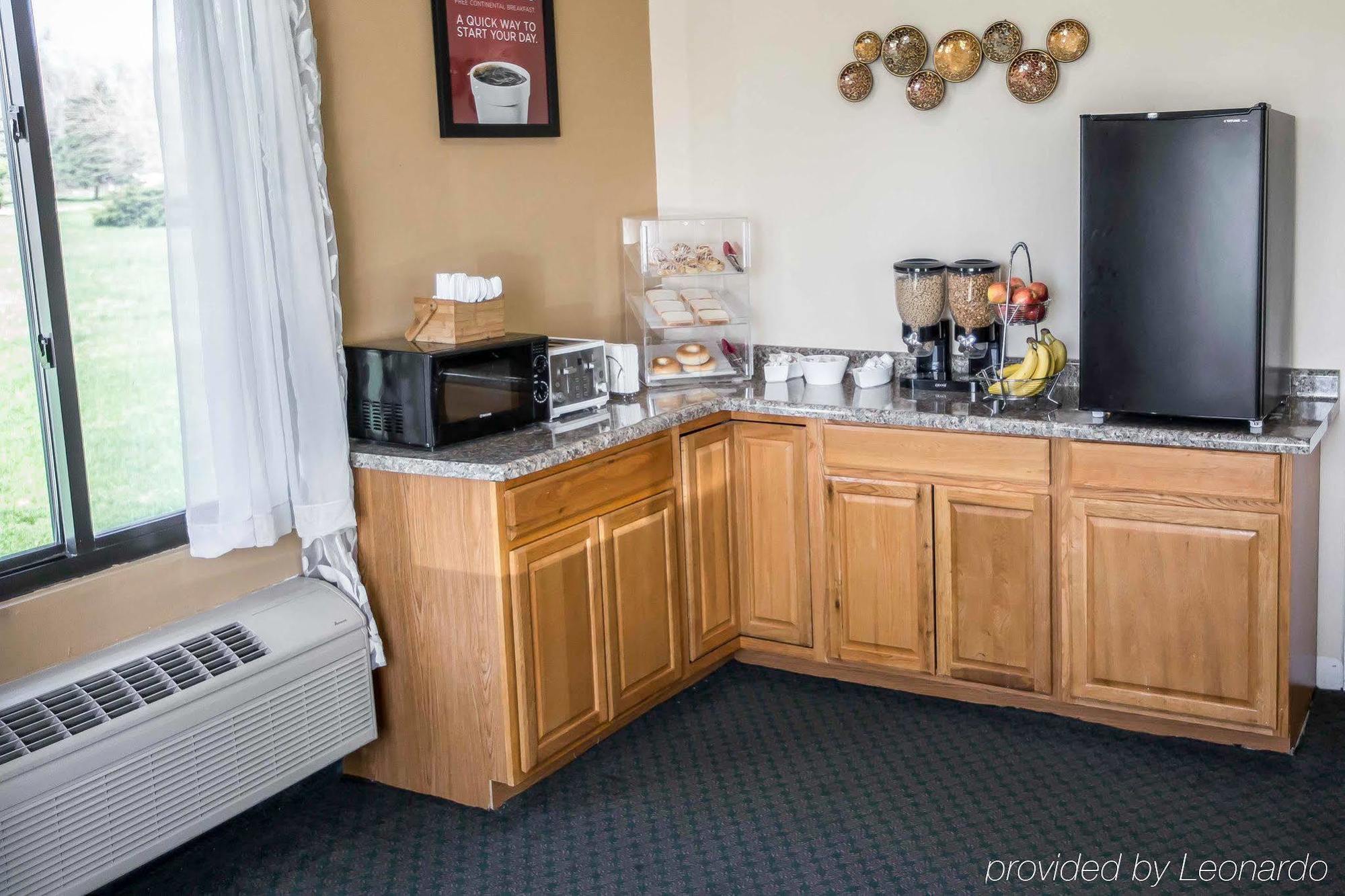 Econo Lodge Shorewood Exteriér fotografie