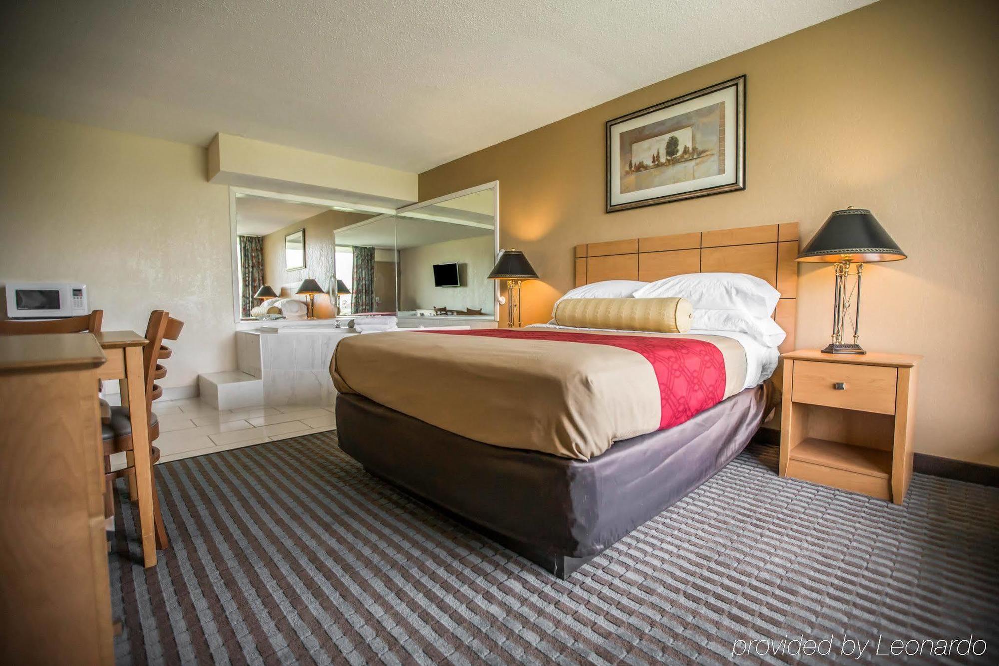 Econo Lodge Shorewood Exteriér fotografie